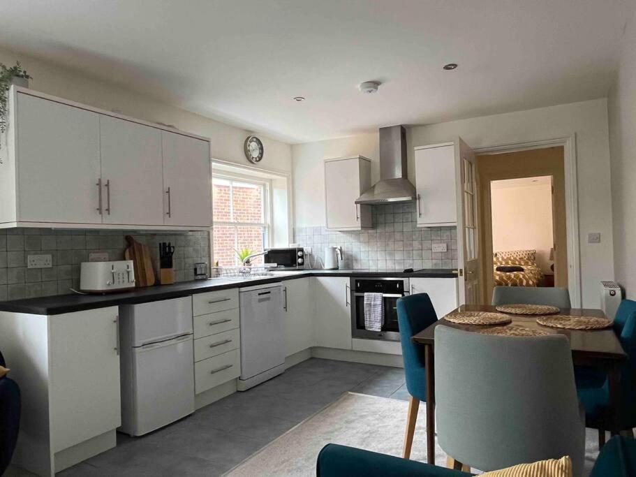 Town Centre Apartment With Parking Wallingford Bagian luar foto