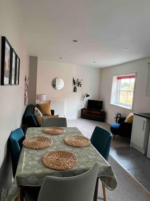 Town Centre Apartment With Parking Wallingford Bagian luar foto